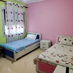 Laura\'S Guesthouse